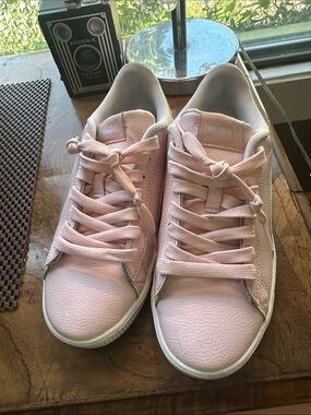 Women’s Puma Pink Low-Top Lace-Up Sneakers